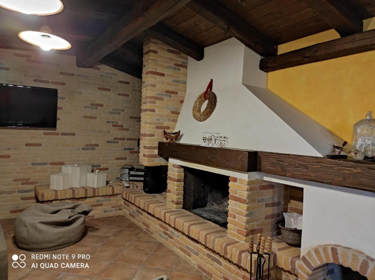 La Taverna Di Lulu Arnesano Dış mekan fotoğraf